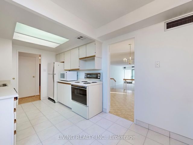 1206 - 62 Wellesley St W