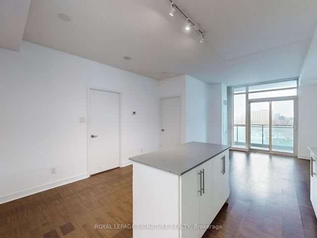 1201 - 1171 Queen St W