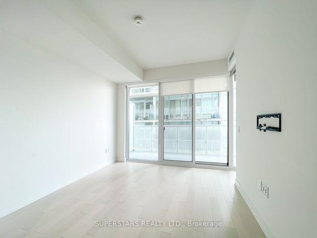 410 - 15 Queens Quay E