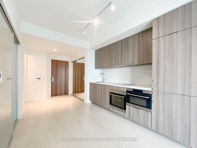 410 - 15 Queens Quay E