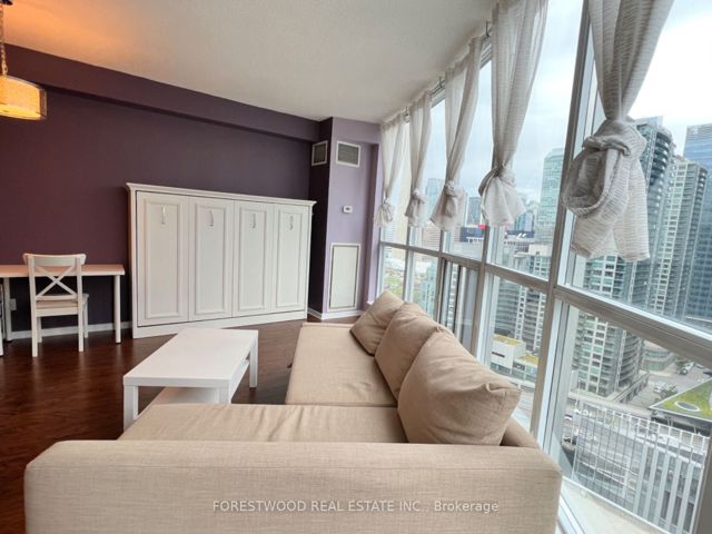 2201 - 208 Queens Quay Way W