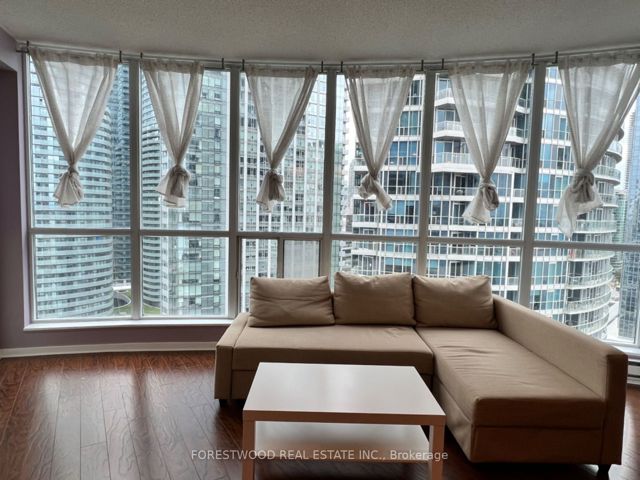 2201 - 208 Queens Quay Way W