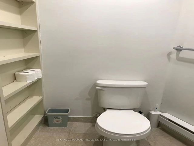 2201 - 208 Queens Quay Way W