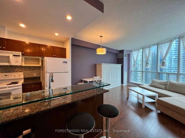2201 - 208 Queens Quay Way W