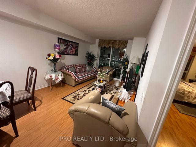 1707 - 61 Town Centre Crt