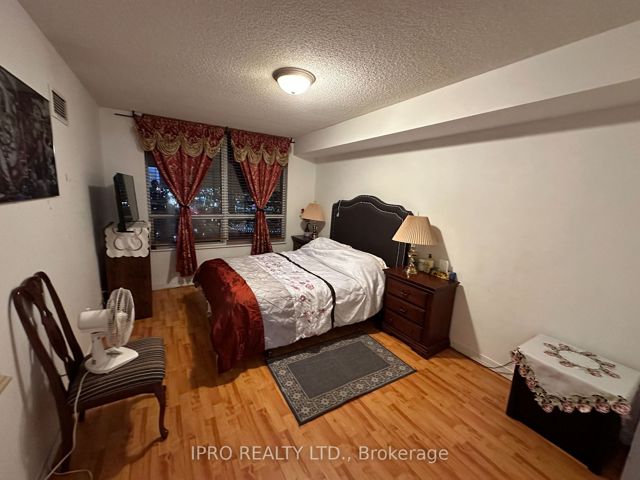1707 - 61 Town Centre Crt