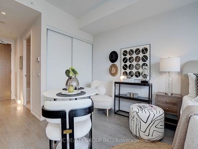 2211 - 251 Jarvis St