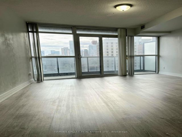 1608 - 21 Carlton St