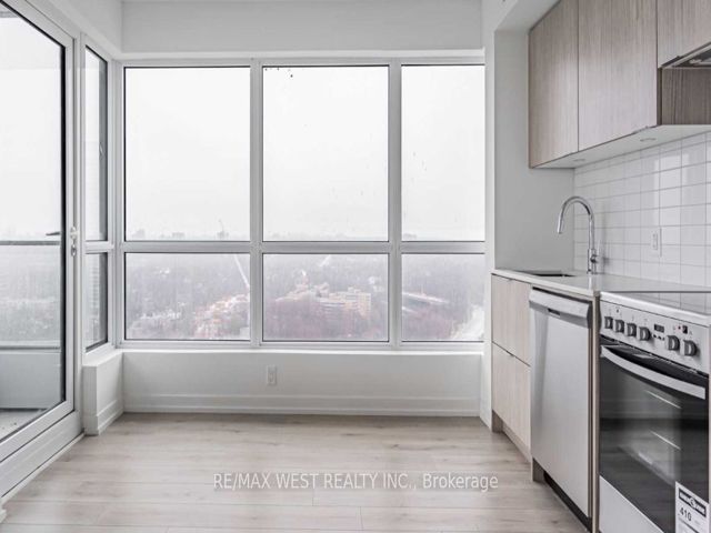 5507 - 395 Bloor St E