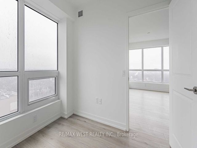 5507 - 395 Bloor St E