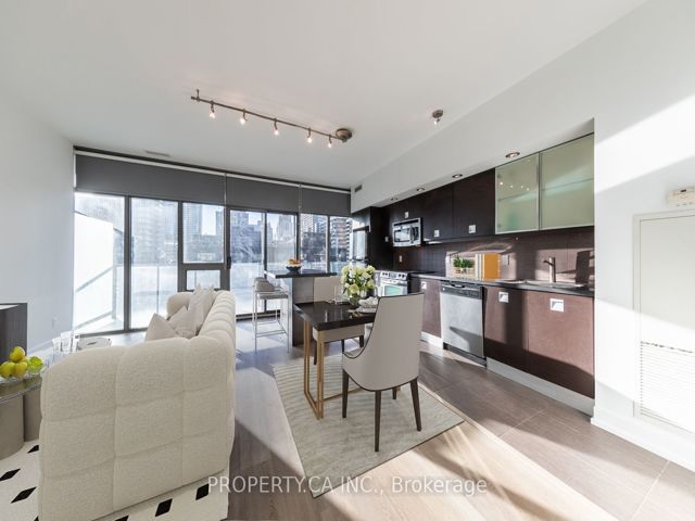 1007 - 33 Charles Ave E