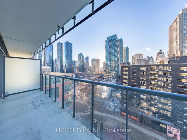 1007 - 33 Charles Ave E