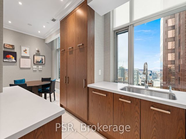 3604 - 311 Bay St