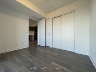 2212 - 219 Dundas St E