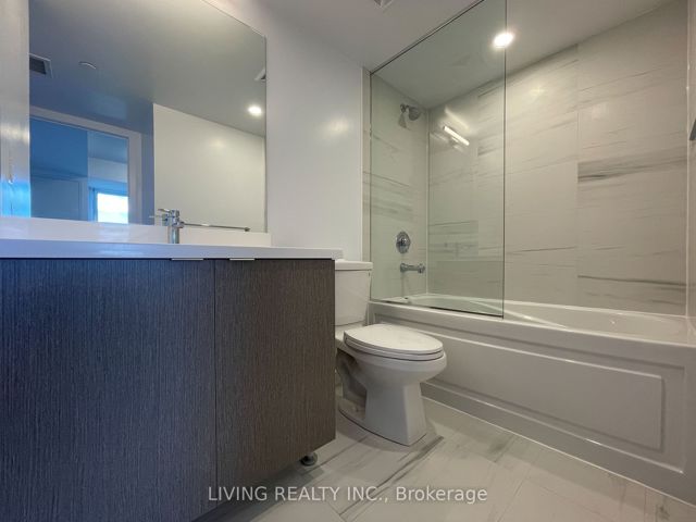 2212 - 219 Dundas St E