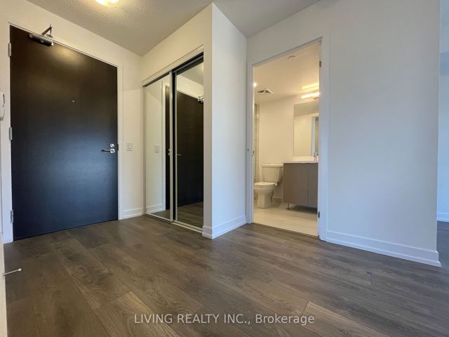 2212 - 219 Dundas St E