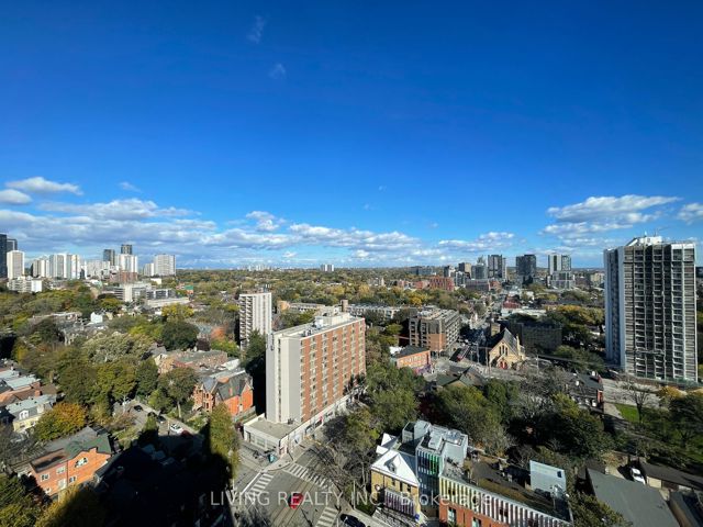 2212 - 219 Dundas St E