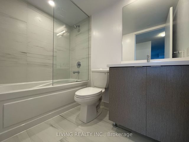2212 - 219 Dundas St E