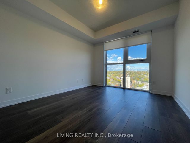 2212 - 219 Dundas St E