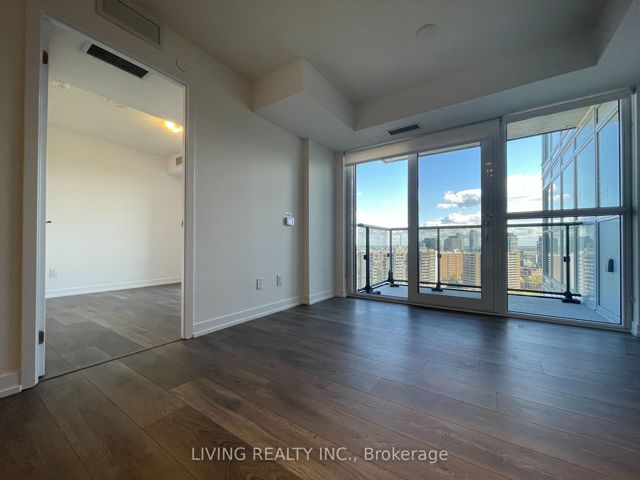 2212 - 219 Dundas St E