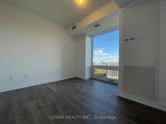 2212 - 219 Dundas St E