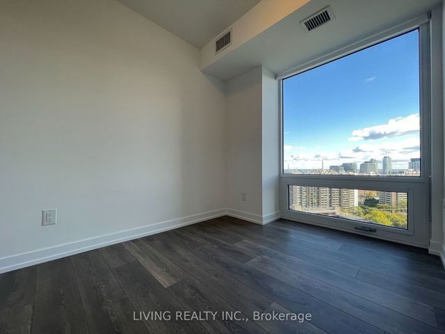 2212 - 219 Dundas St E