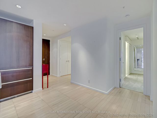 2501 - 180 University Ave