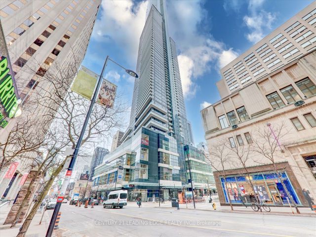 1002 - 386 Yonge St