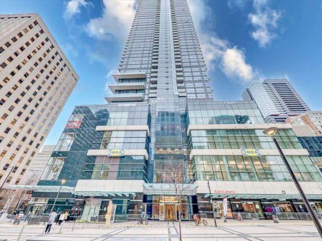 1002 - 386 Yonge St