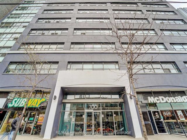 202 - 700 King St W