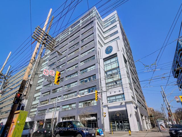 202 - 700 King St W