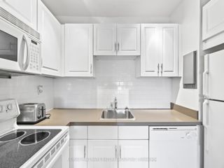 205 - 35 Raglan Ave