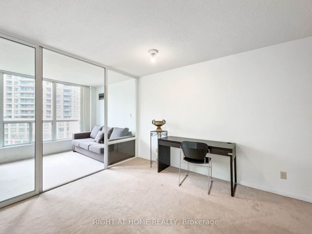 1113 - 24 Wellesley St W