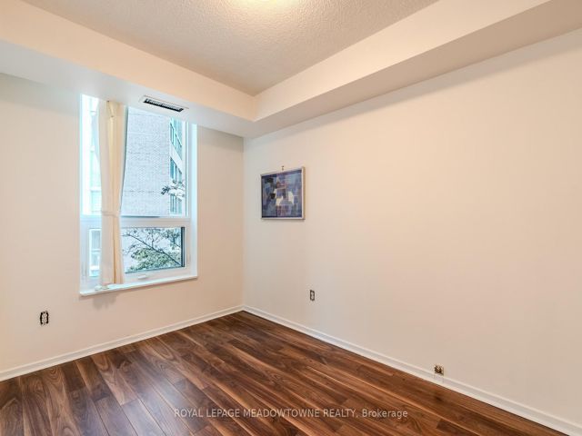 421 - 77 Maitland Pl