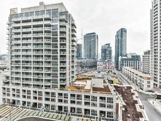 1207 - 35 Bastion St S
