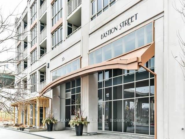 1207 - 35 Bastion St S