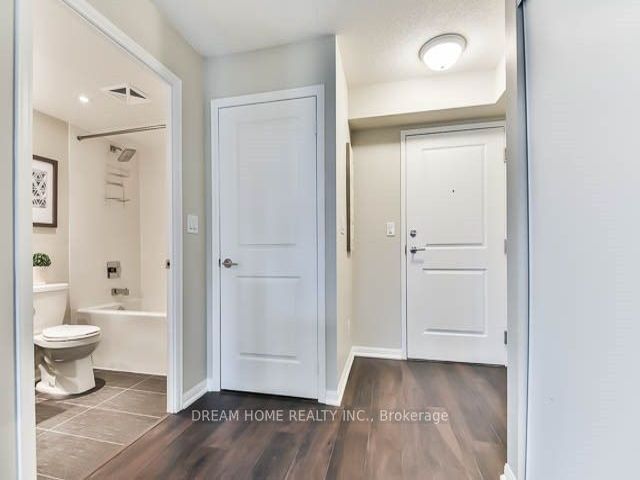 1207 - 35 Bastion St S
