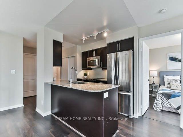 1207 - 35 Bastion St S