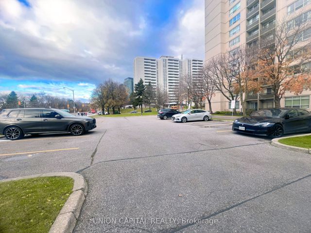 905 - 5 Parkway Forest Dr