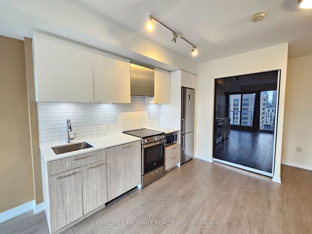 1428 - 251 Jarvis St