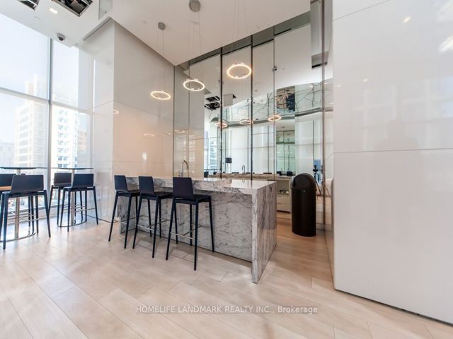 1428 - 251 Jarvis St
