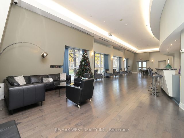 205 - 550 Queens Quay Way