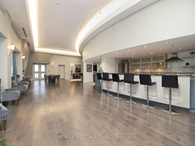 205 - 550 Queens Quay Way