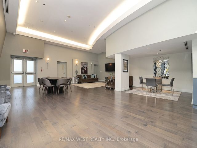 205 - 550 Queens Quay Way