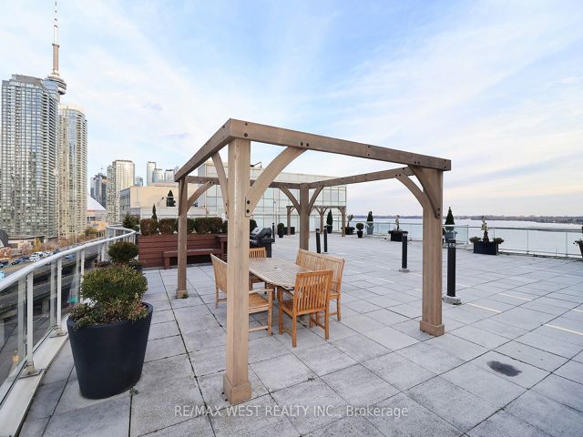 205 - 550 Queens Quay Way