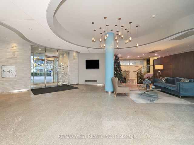 205 - 550 Queens Quay Way