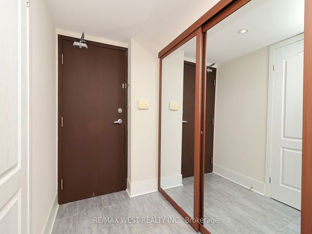 205 - 550 Queens Quay Way