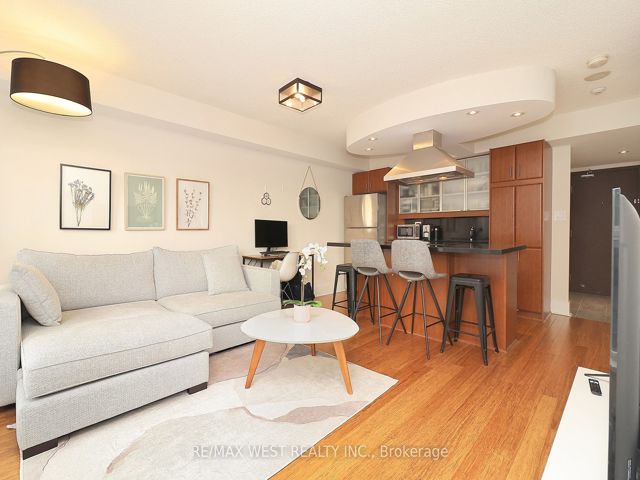 205 - 550 Queens Quay Way