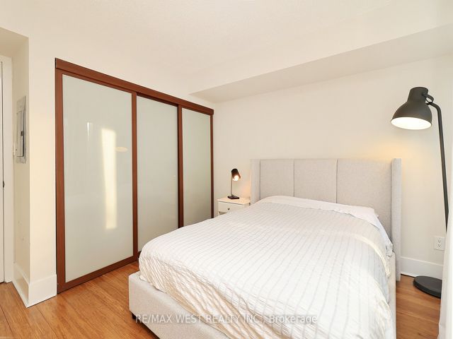 205 - 550 Queens Quay Way