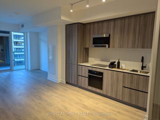 714 - 127 Broadway Ave